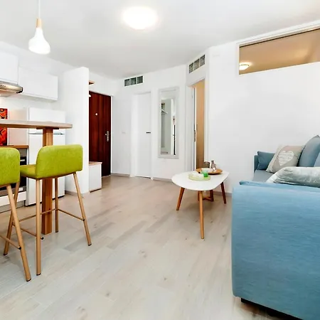 Apartment Amici With Terrace In Center Of Rovinj
