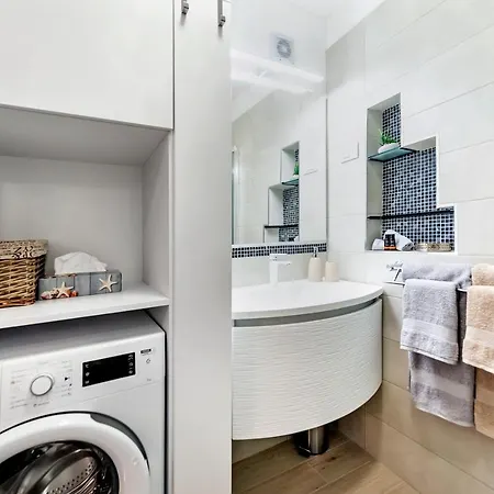 Amici With Terrace In Center Of Rovinj