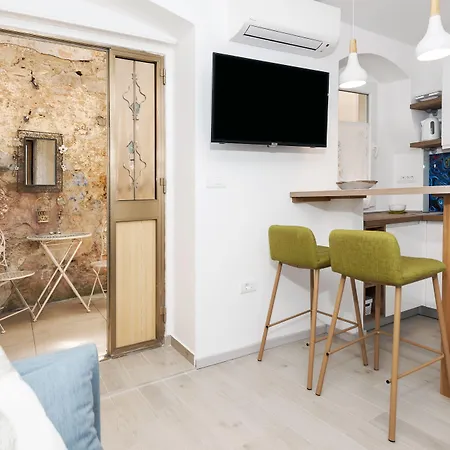 Amici With Terrace In Center Of * Rovinj