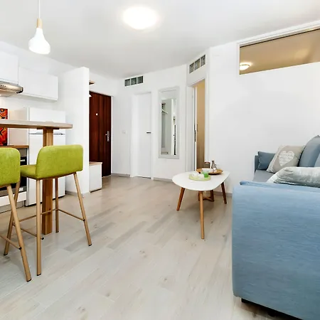 Lägenhet Amici With Terrace In Center Of